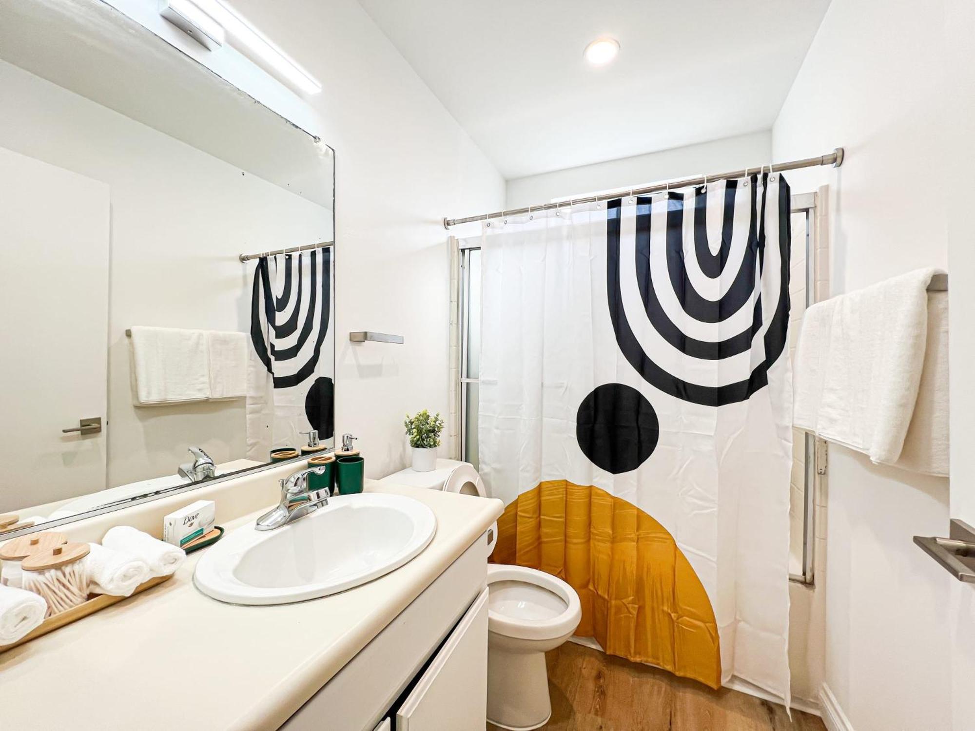 Hébergement de vacances Comfy 2-bedroom In Hollywood *